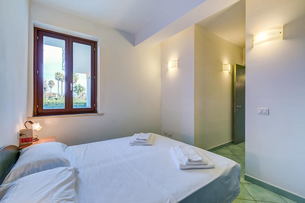 Terra Felice Aparthotel Сан Феличе Чирчео Екстериор снимка