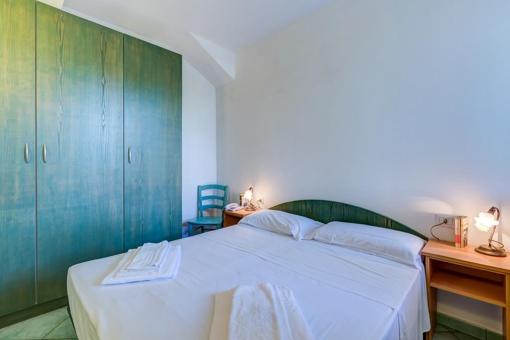 Terra Felice Aparthotel Сан Феличе Чирчео Стая снимка